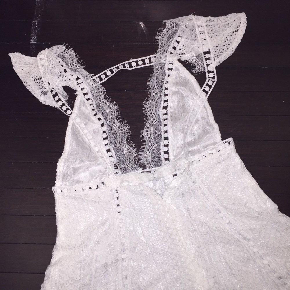 “Love & Lace”  Gorgeous Dress - Picture 6 of 8